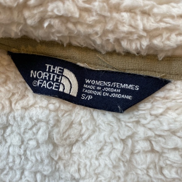 Womens north face vest - Picture 3 of 4